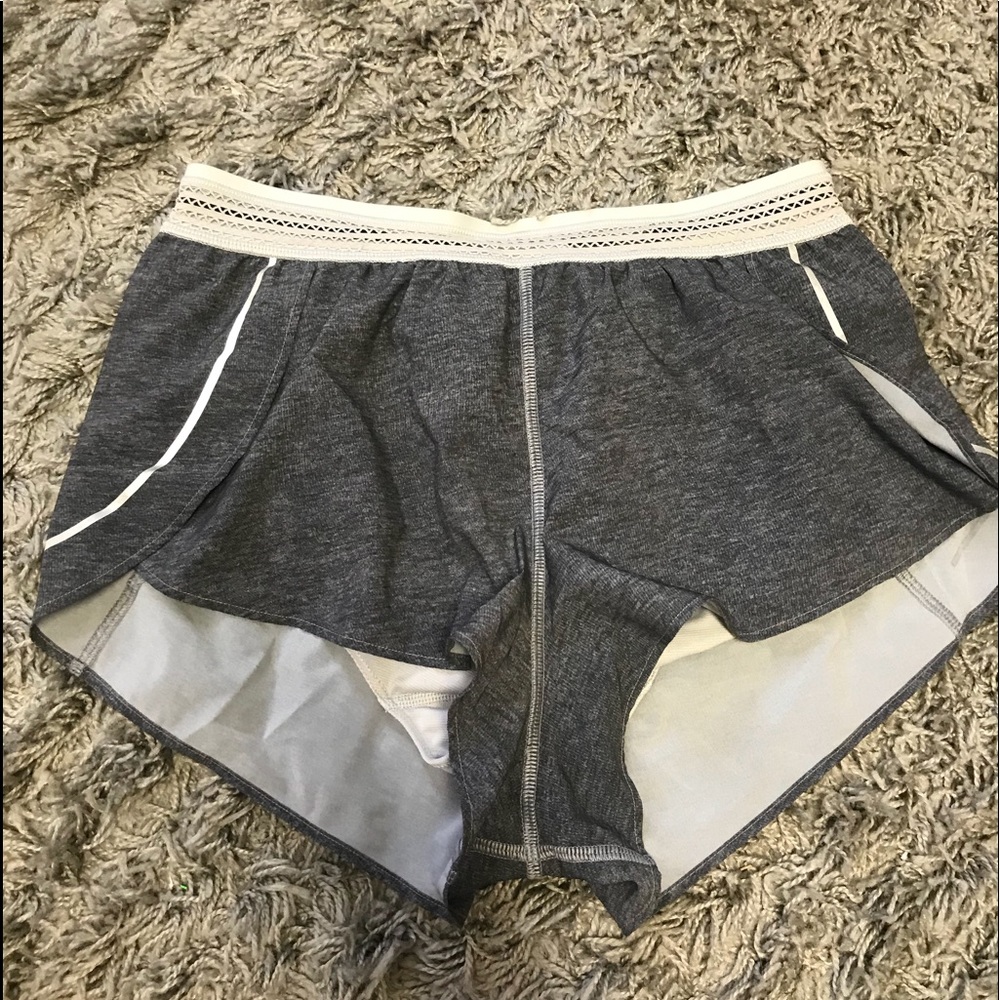 grey lululemon shorts size 4